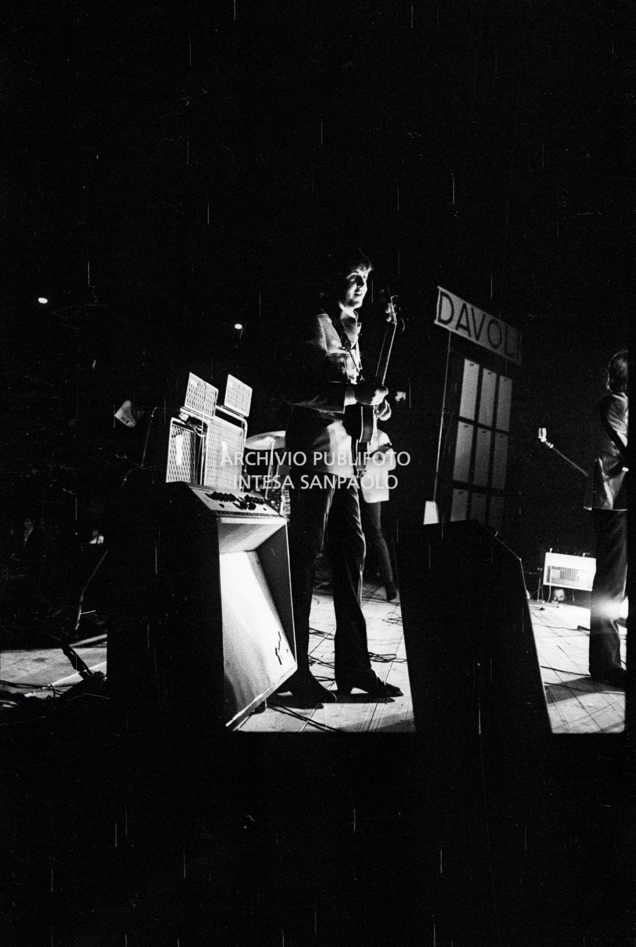 I Beatles si esibiscono nel concerto serale al Vigorelli di Milano