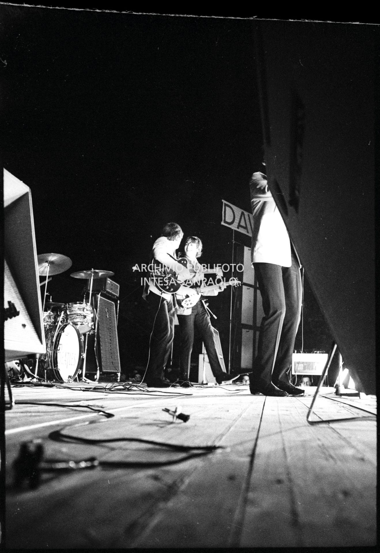I Beatles si esibiscono nel concerto serale al Vigorelli di Milano