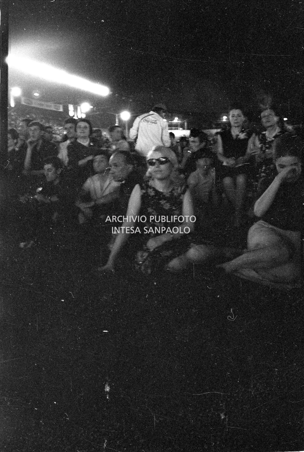 Pubblico al concerto serale dei Beatles al Vigorelli di Milano