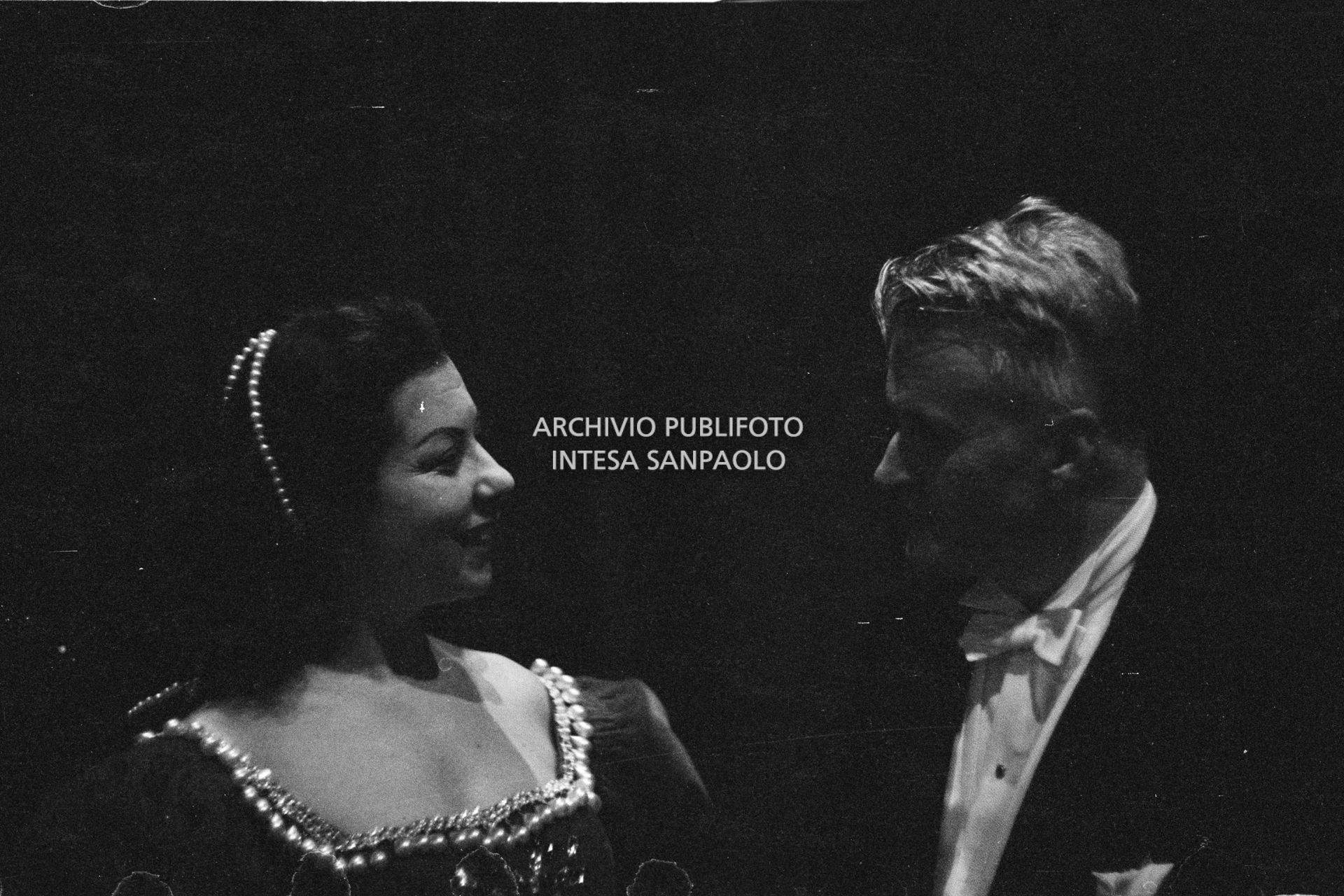 Giulietta Simionato e Gianandrea Gavazzeni  al Teatro alla Scala per le prove dell'opera "Anna Bolena"