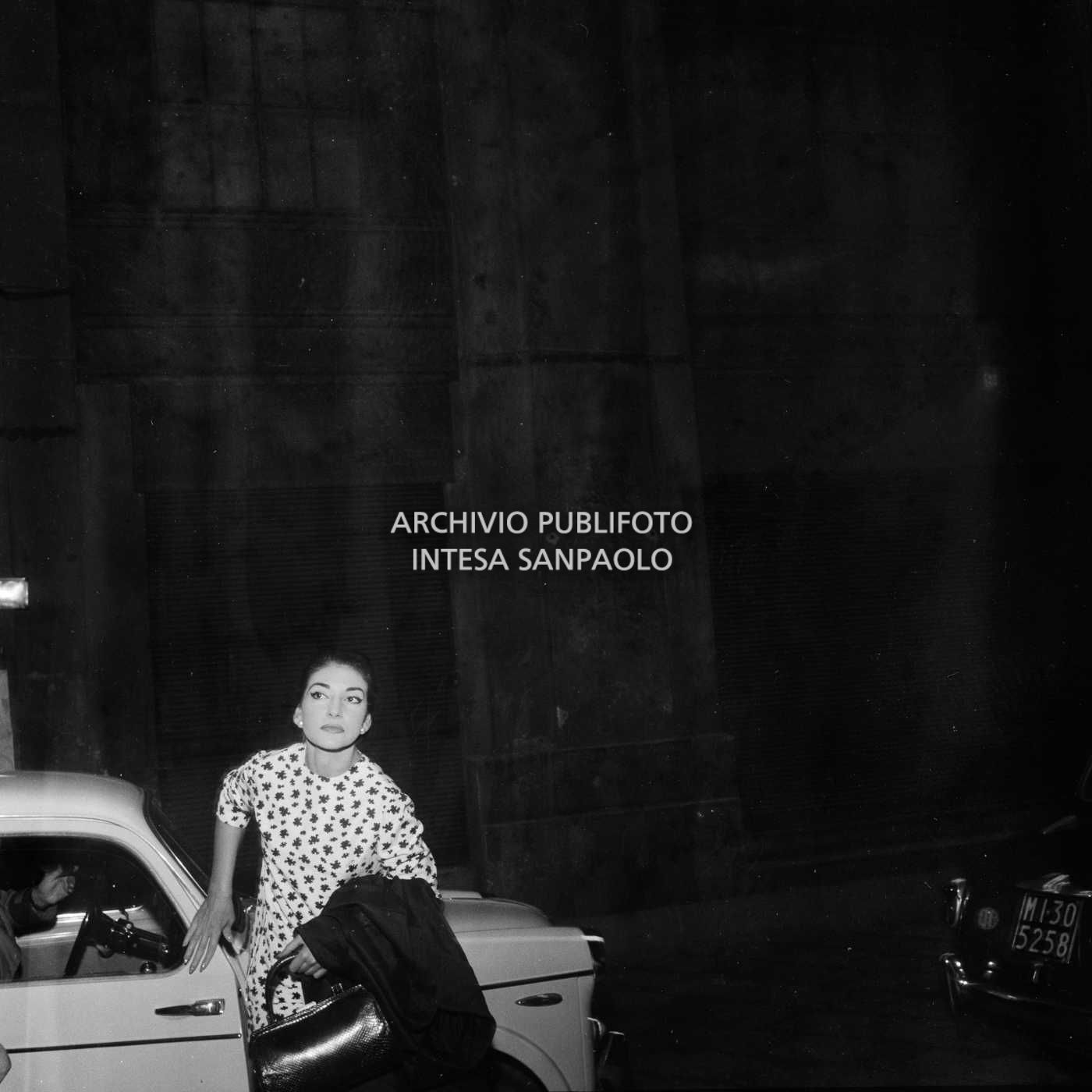 Maria Callas arriva al Teatro alla Scala per registrare l'opera "La Gioconda"