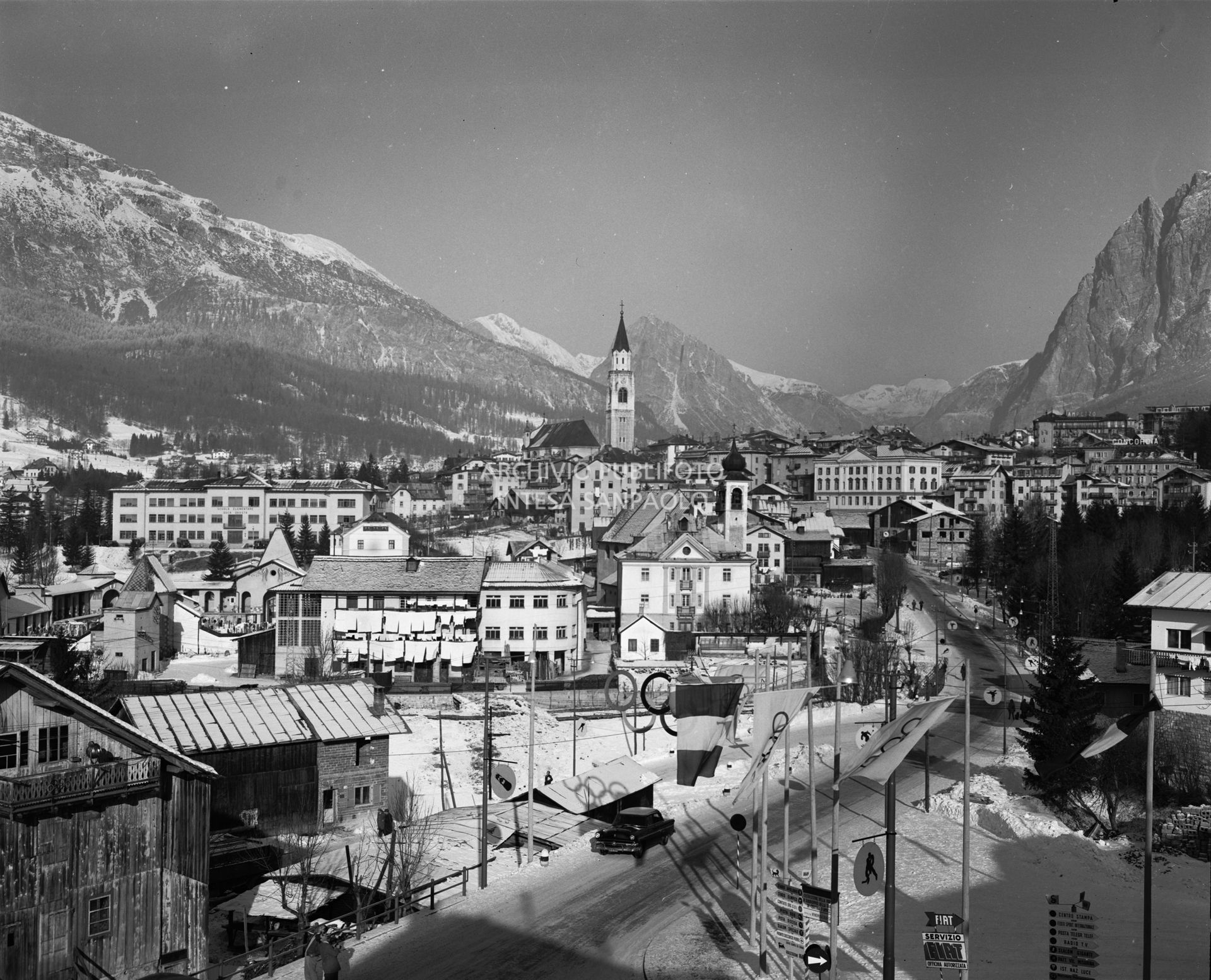 Scorcio di Cortina d'Ampezzo durante i VII Giochi olimpici invernali