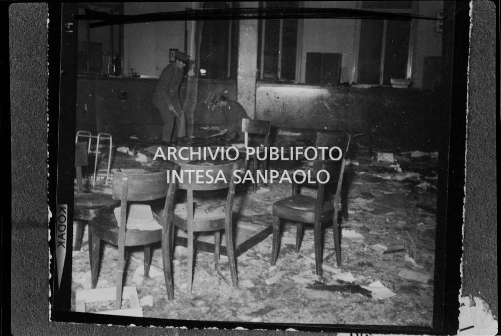 Attentato alla Banca Nazionale dell'Agricoltura in piazza Fontana a Milano dove persero la vita 17 persone e altre 88 rimasero ferite