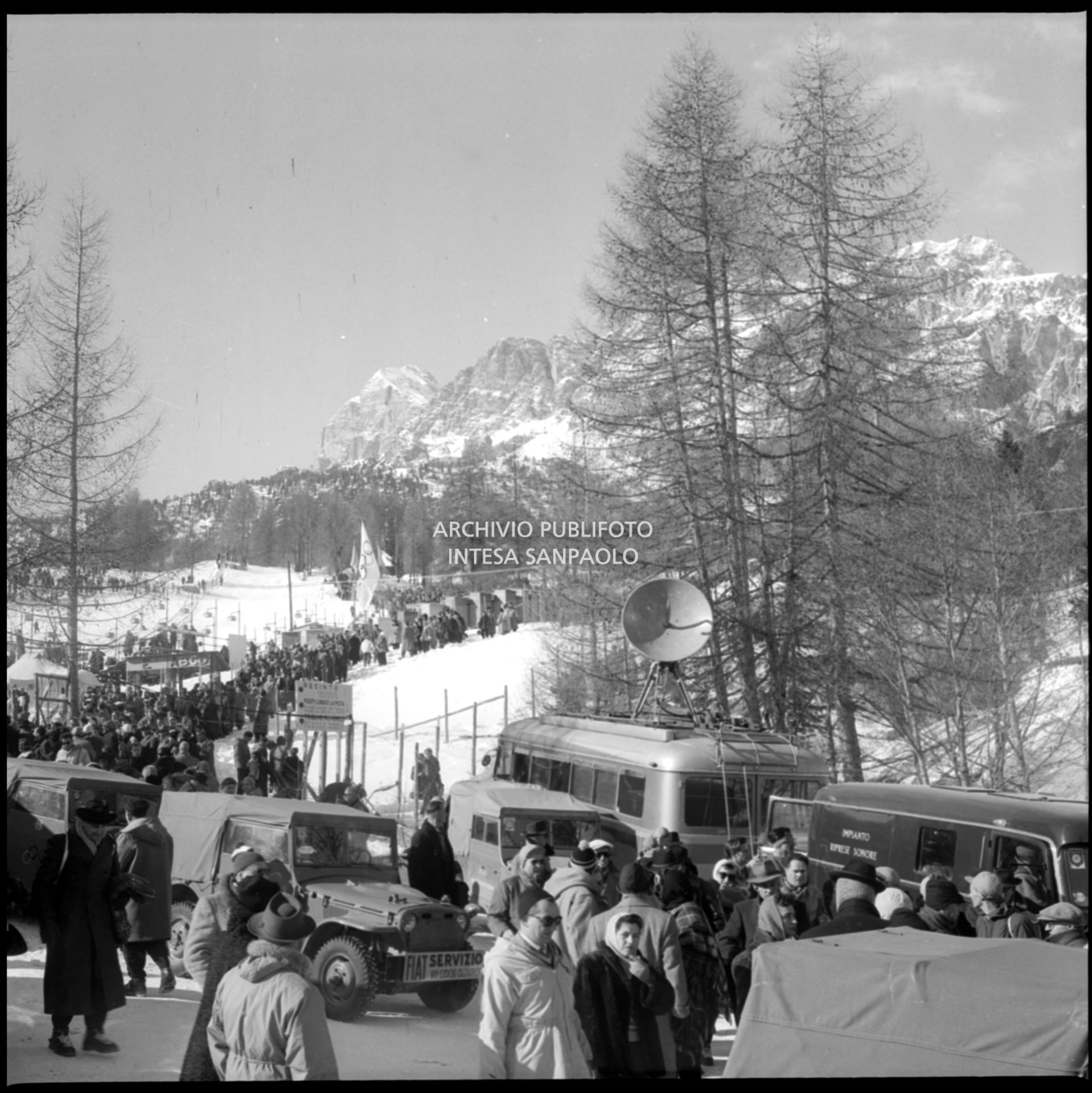 Mezzi e attrezzatura Rai per le riprese a Cortina d'Ampezzo dei VII Giochi olimpici invernali