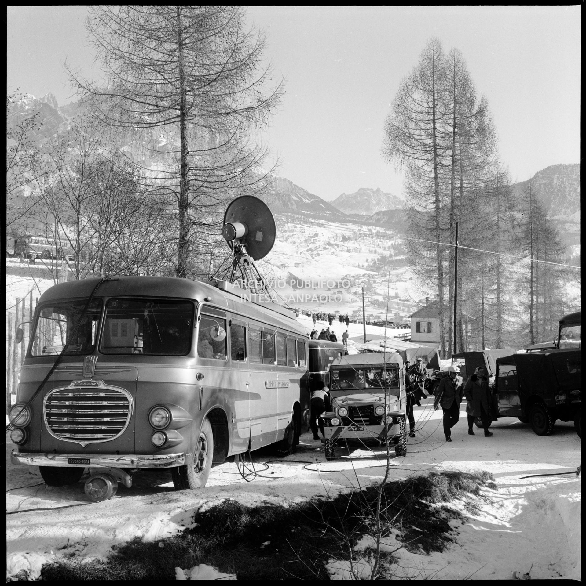 Mezzi e attrezzatura Rai per le riprese a Cortina d'Ampezzo dei VII Giochi olimpici invernali