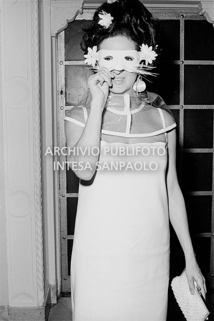 Jacqueline De Ribes al "Black and White Ball" organizzato da Truman Capote