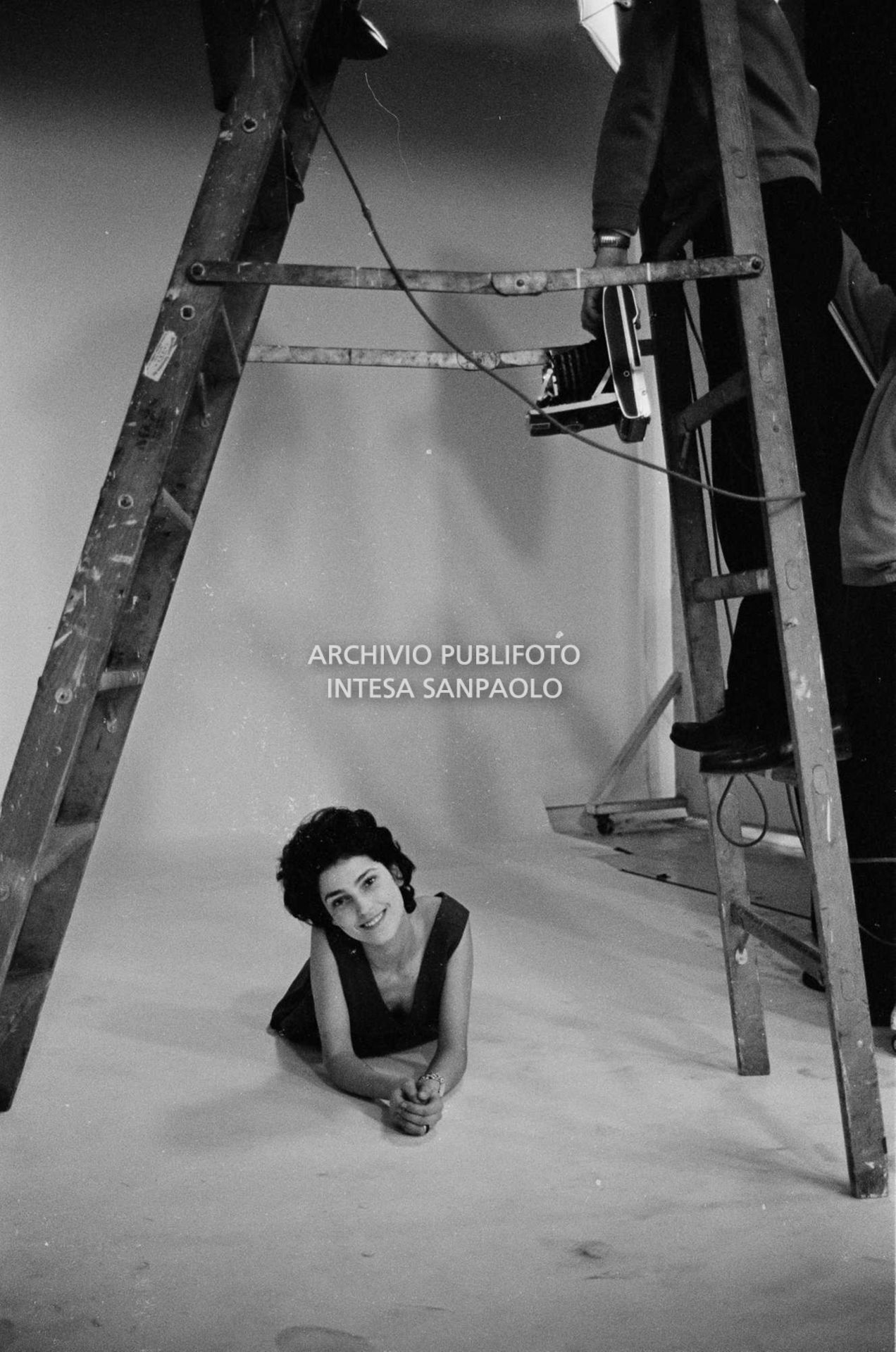 Benedetta Barzini sul set fotografico