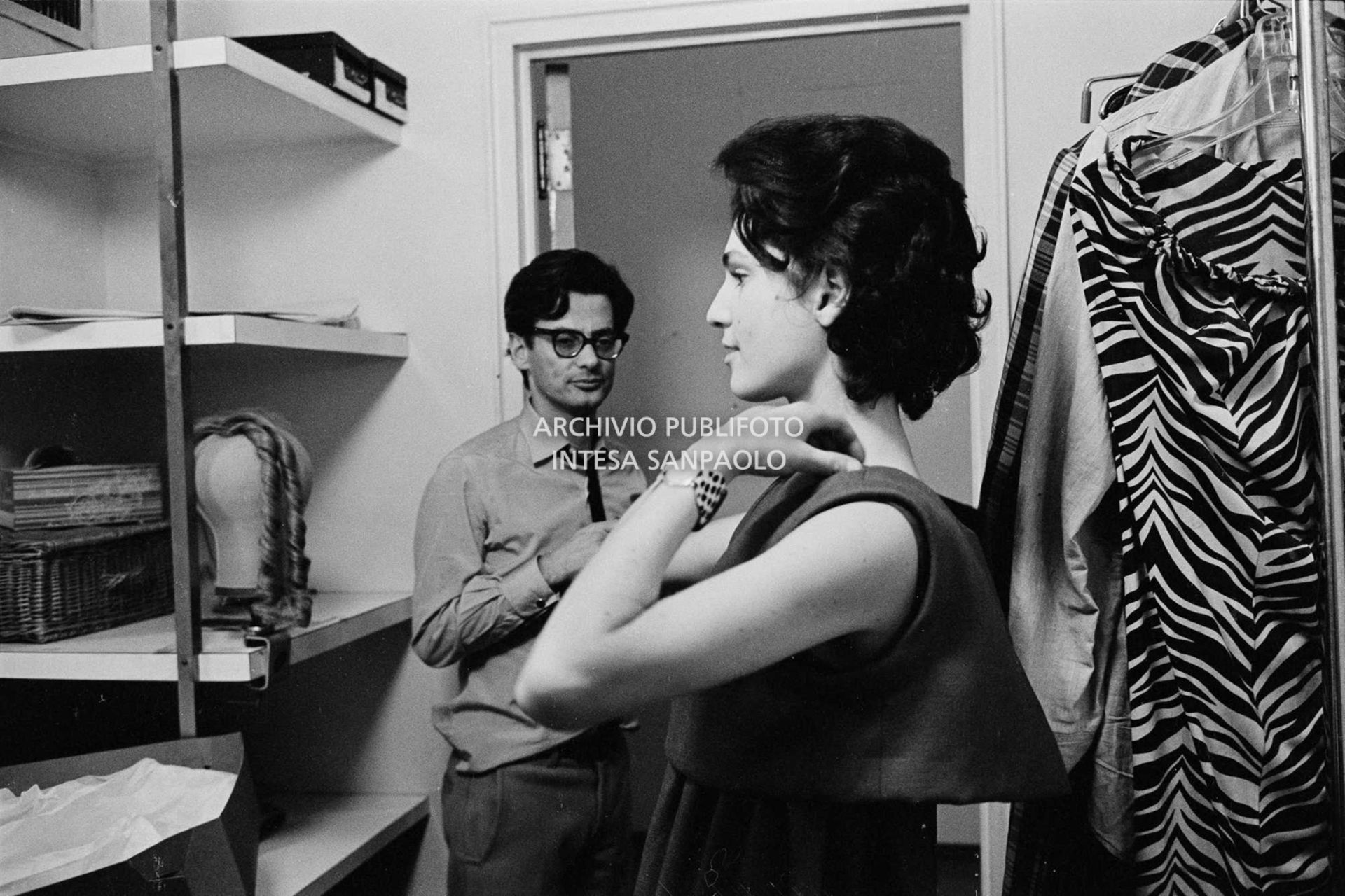 Benedetta Barzini e Richard Avedon in camerino