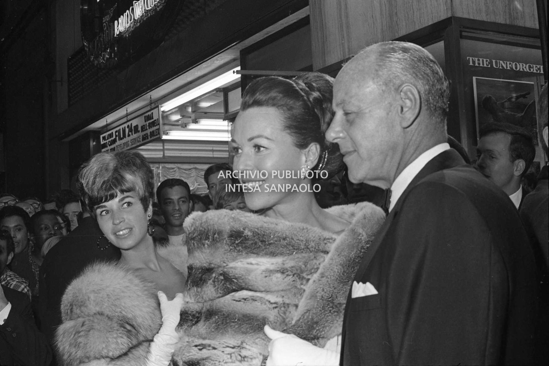 Prima del film La Bibbia di John Huston a New York