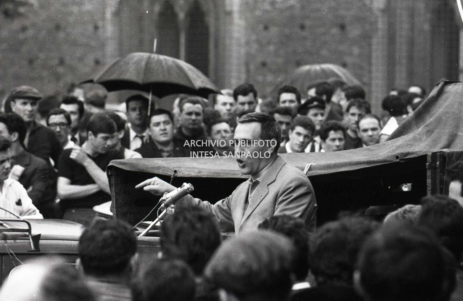 Sciopero CGIL: comizio, in piazza del Cannone a Milano, dove si è conclusa la manifestazione