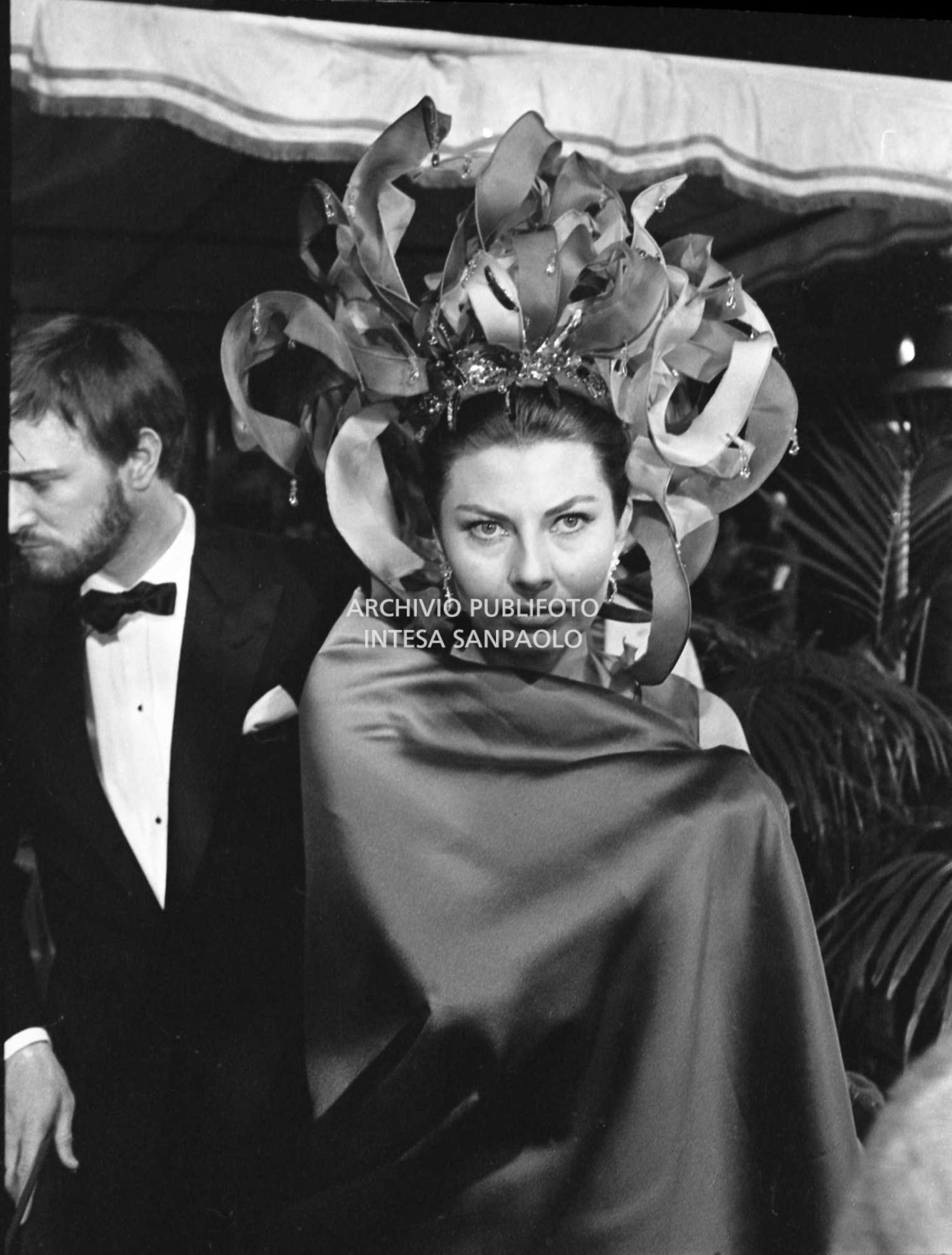 Da Atene la principessa Soraya si è spostata a Venezia per girare alcune scene del film "I tre volti" [...]