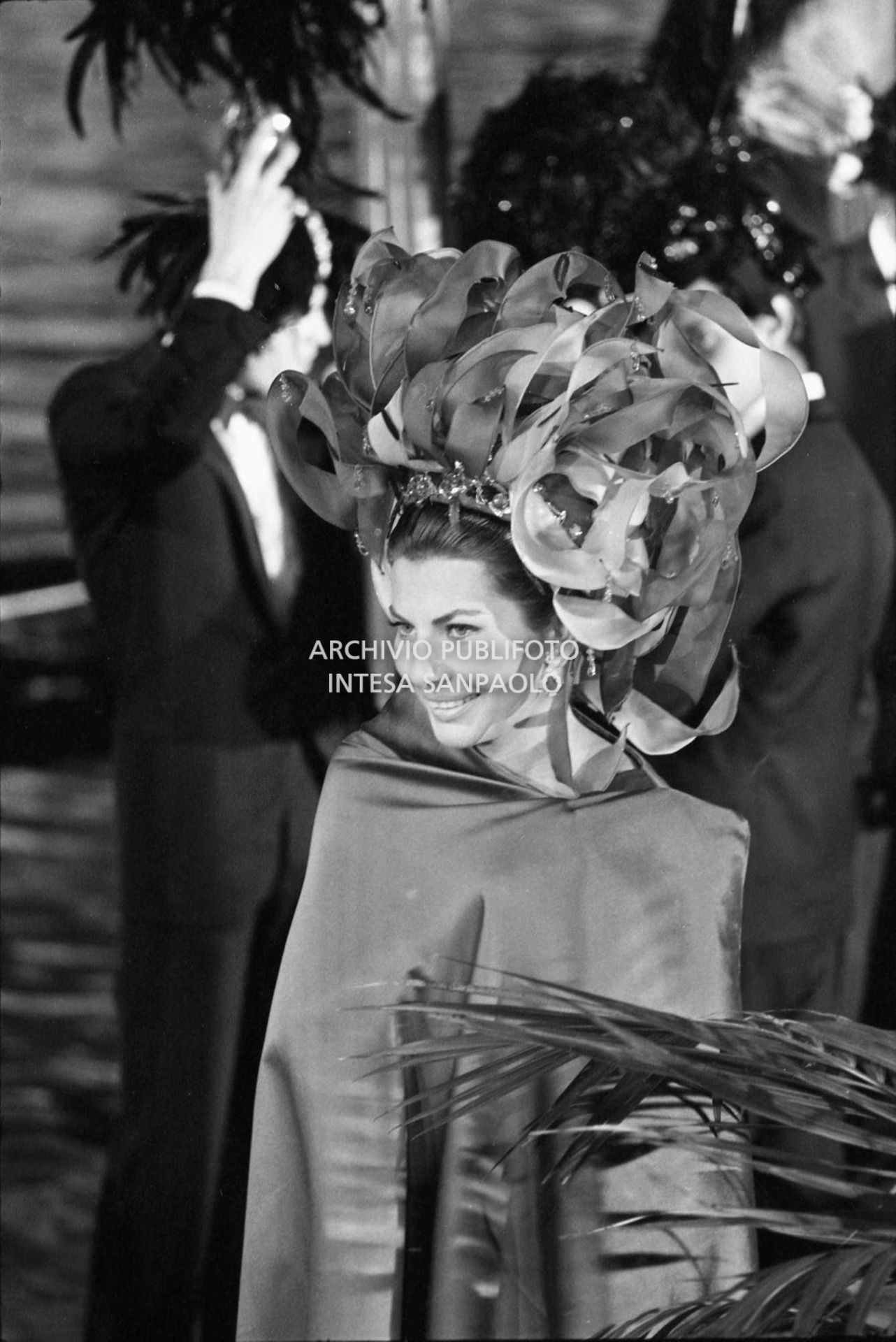 Da Atene la principessa Soraya si è spostata a Venezia per girare alcune scene del film "I tre volti" [...]