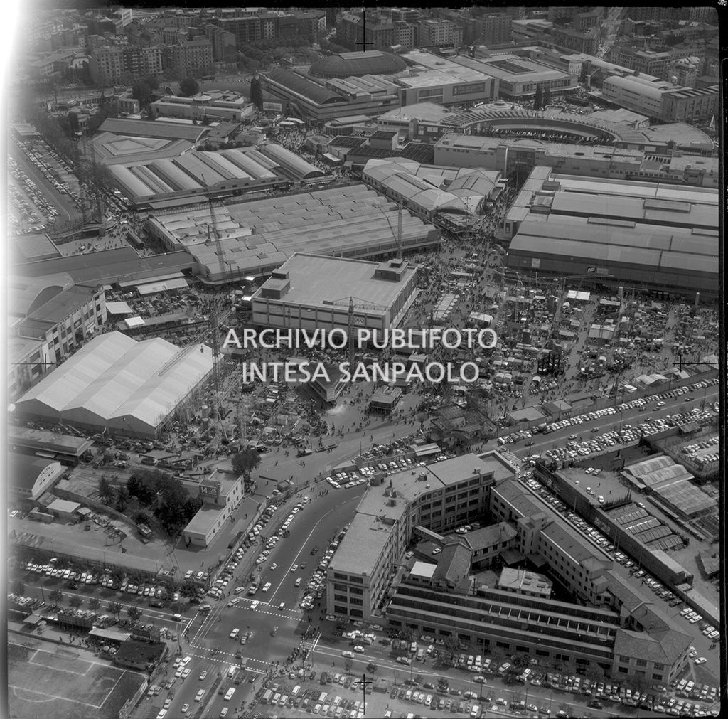 Ripresa aerea del quartiere della Fiera Campionaria di Milano