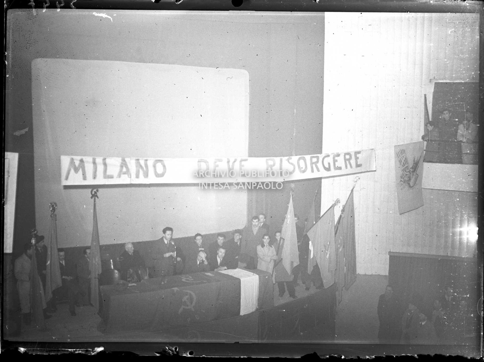 Incontro con i componenti della sezione "Antonio Bietolini" del Partito comunista dove parlerà anche Pajetta