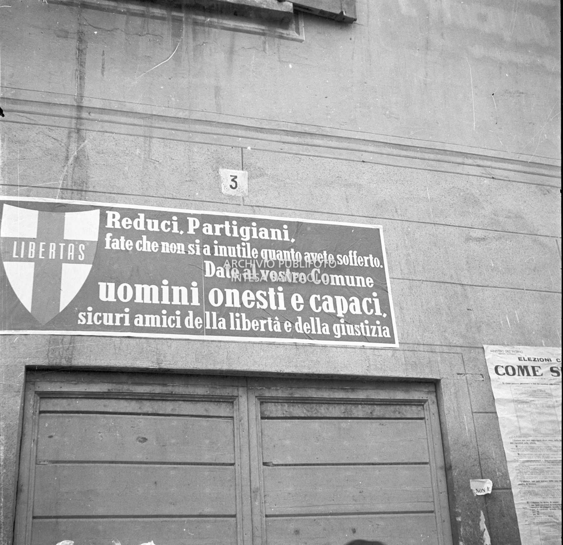 Manifesto di propaganda politica della Democrazia Cristiana, in un comune del Lodigiano, per le imminenti elezioni comunali