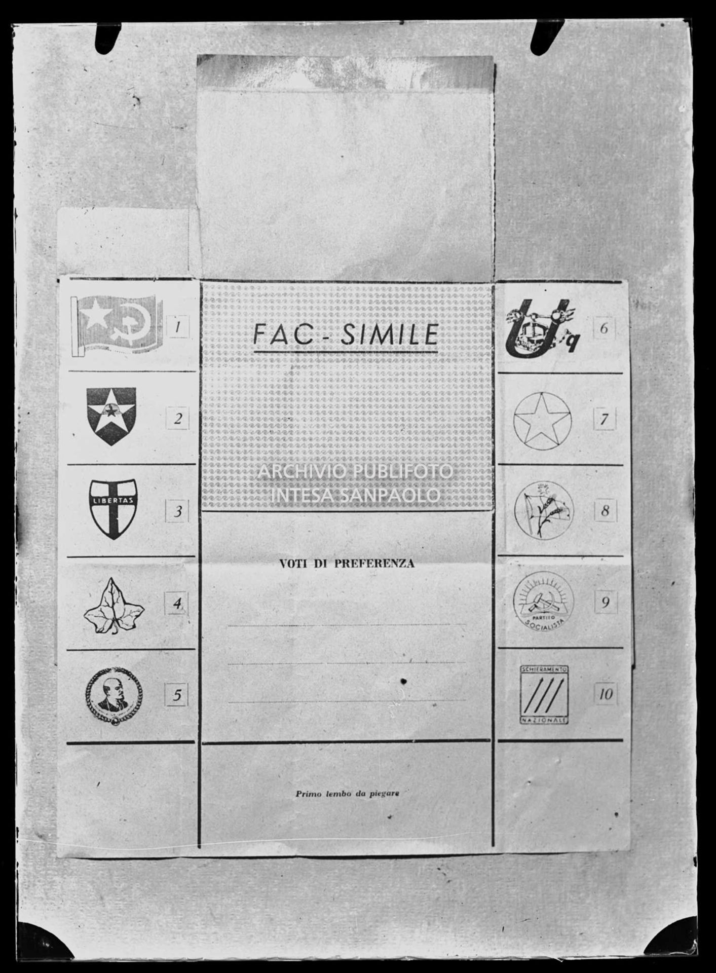 Fac-simile della scheda elettorale per scegliere i deputati dell'Assemblea Costituente nelle elezioni del 2 giugno 1946