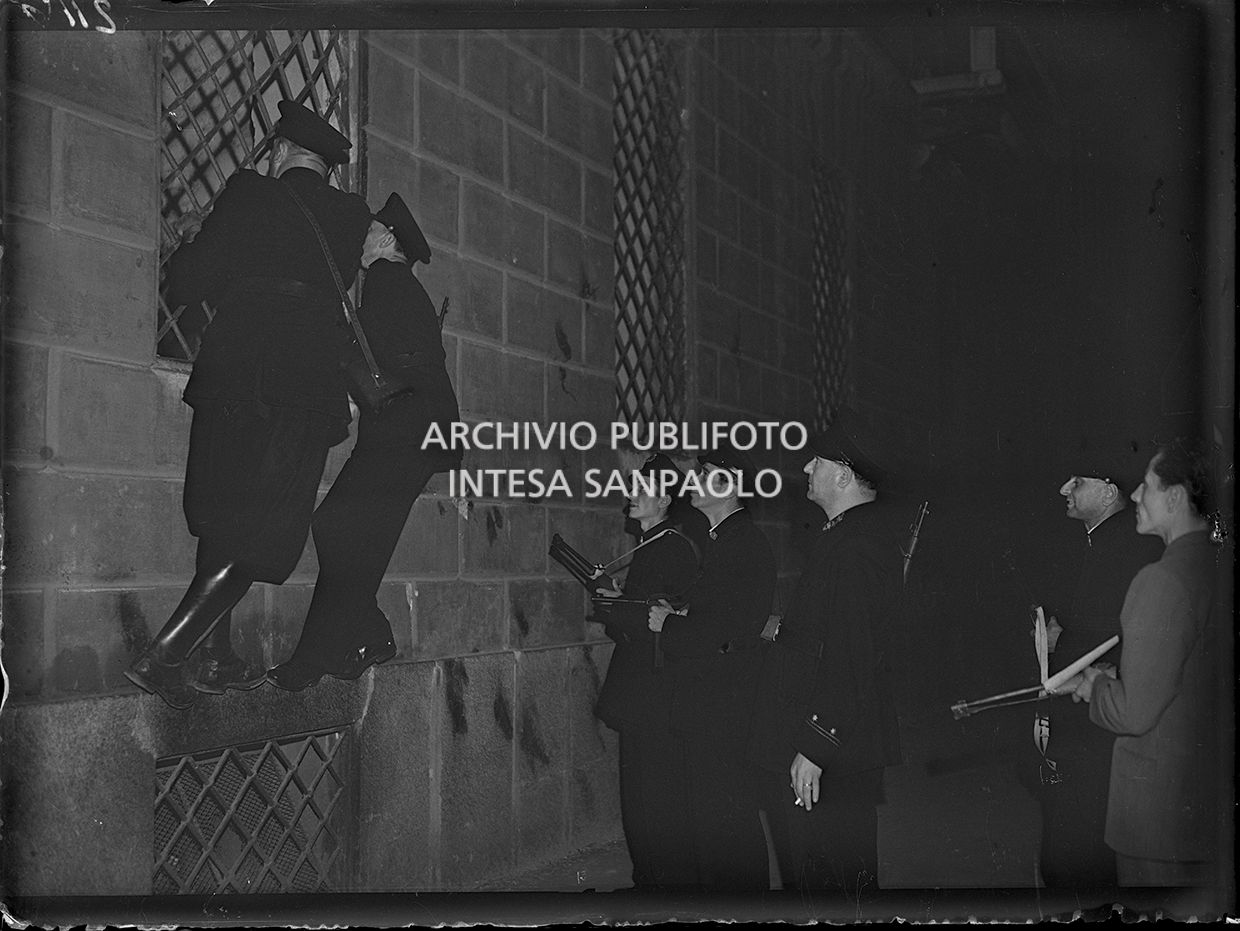 Intervento notturno del I pattuglione dei vigili a Milano