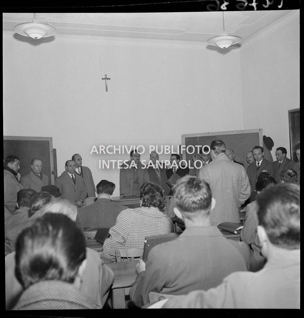 Presentazione del villaggio in costruzione a Rosalina, donato dalla Croce Rossa norvegese e italiana<br>147636