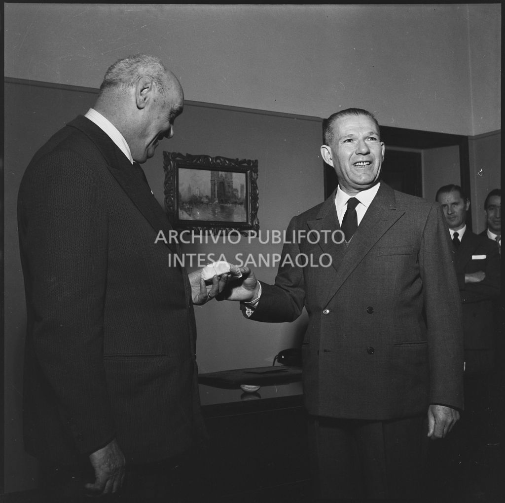 Il prefetto Cappa in visita presso la sede de La Fondiaria<br>196050