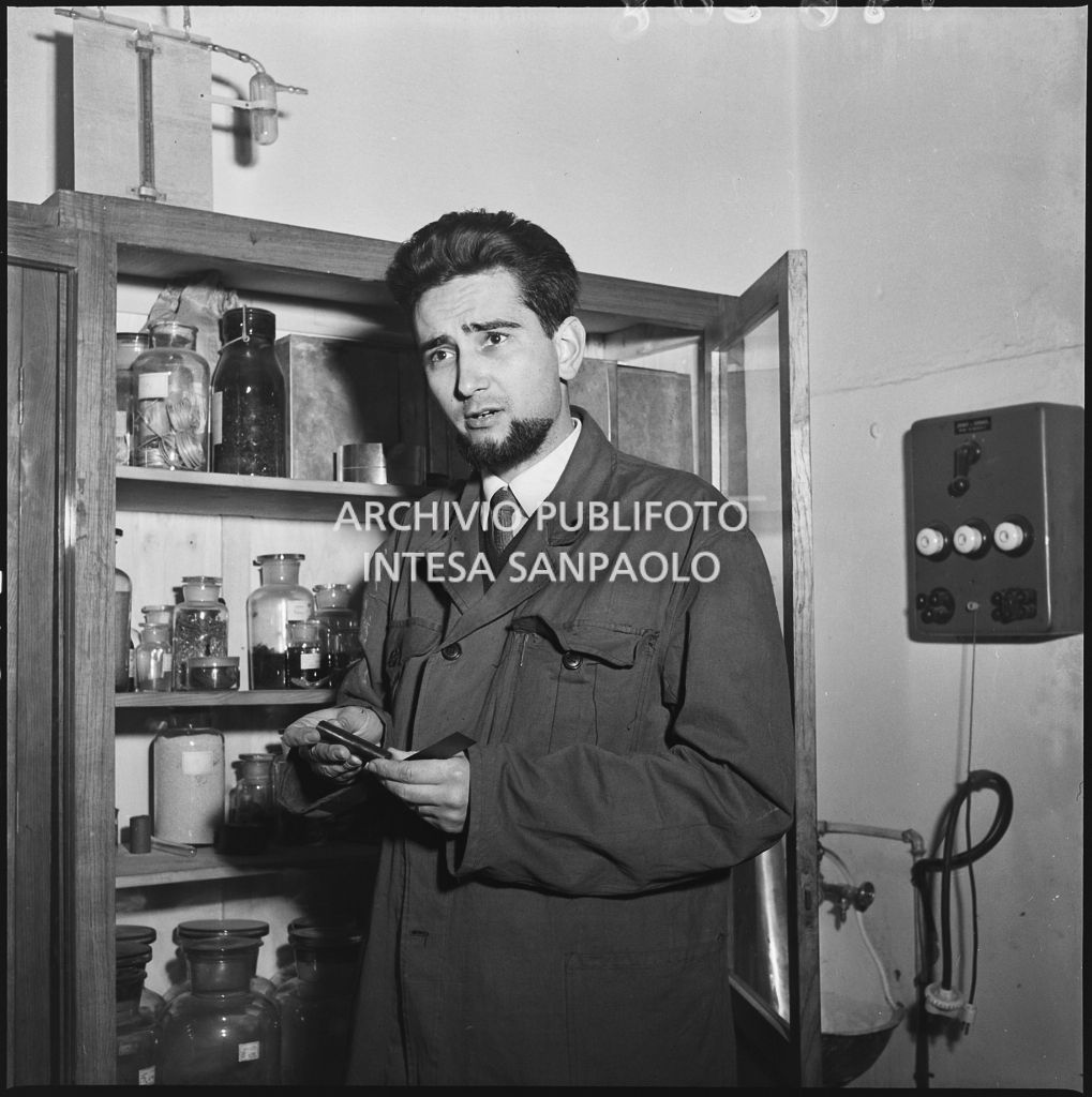 Un uomo presso il CISE<br>196208