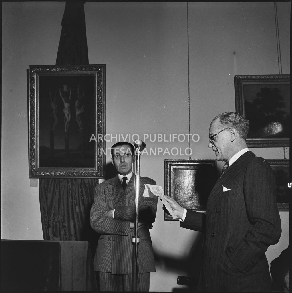 L'onorevole Dino Del Bo presenzia all'inaugurazione del Centro culturale San Fedele<br>196265
