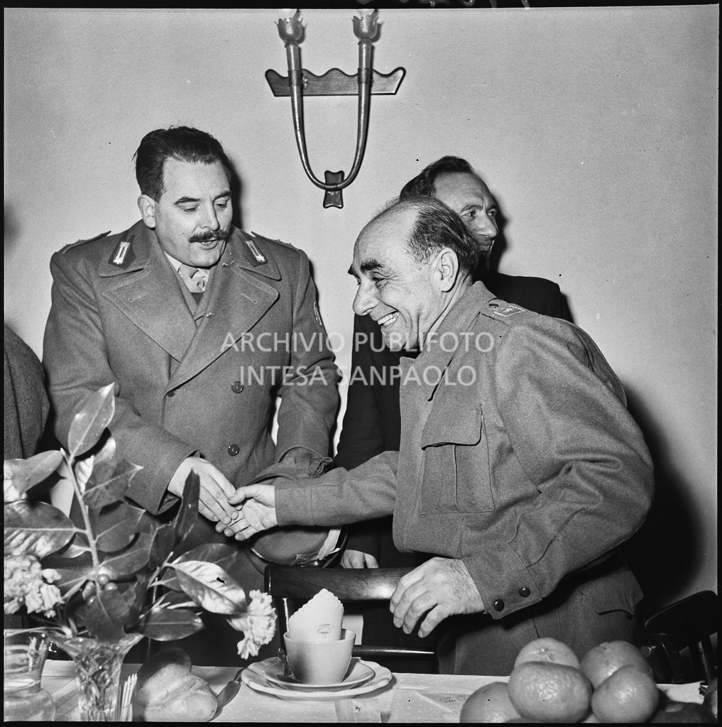 Festeggiamenti per il rientro di alcuni ex prigionieri italiani dall'Unione Sovietica<br>196463