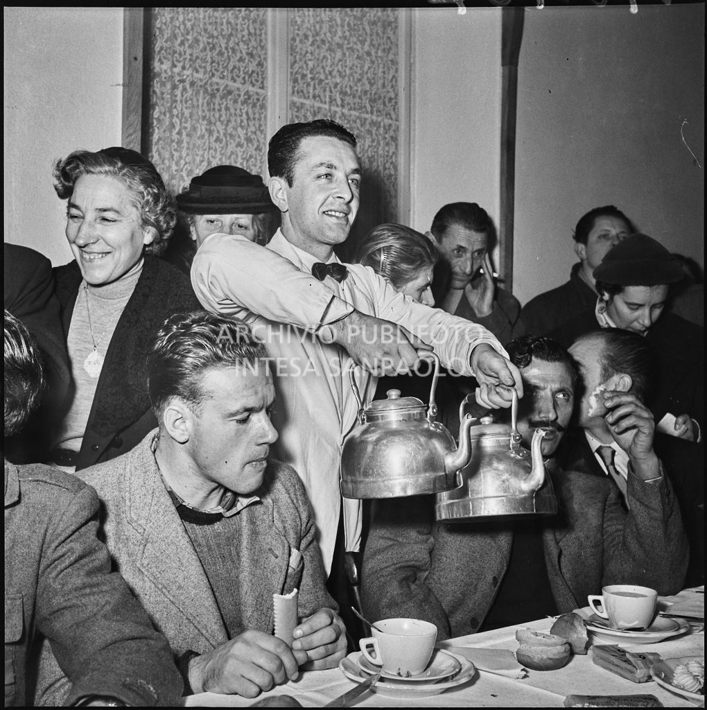 Festeggiamenti per il rientro di alcuni ex prigionieri italiani dall'Unione Sovietica<br>196467