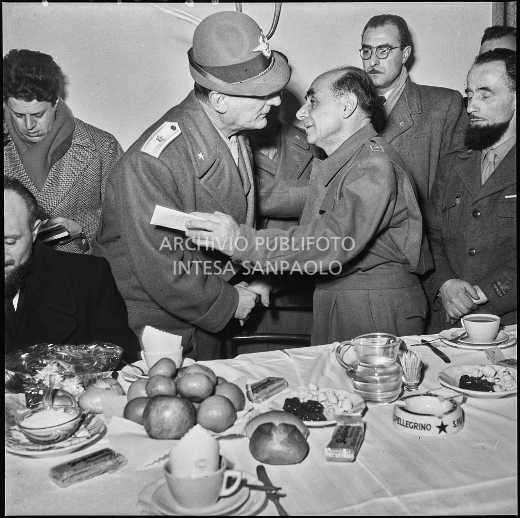 Festeggiamenti per il rientro dall'Unione Sovietica di ex prigionieri italiani<br>196474