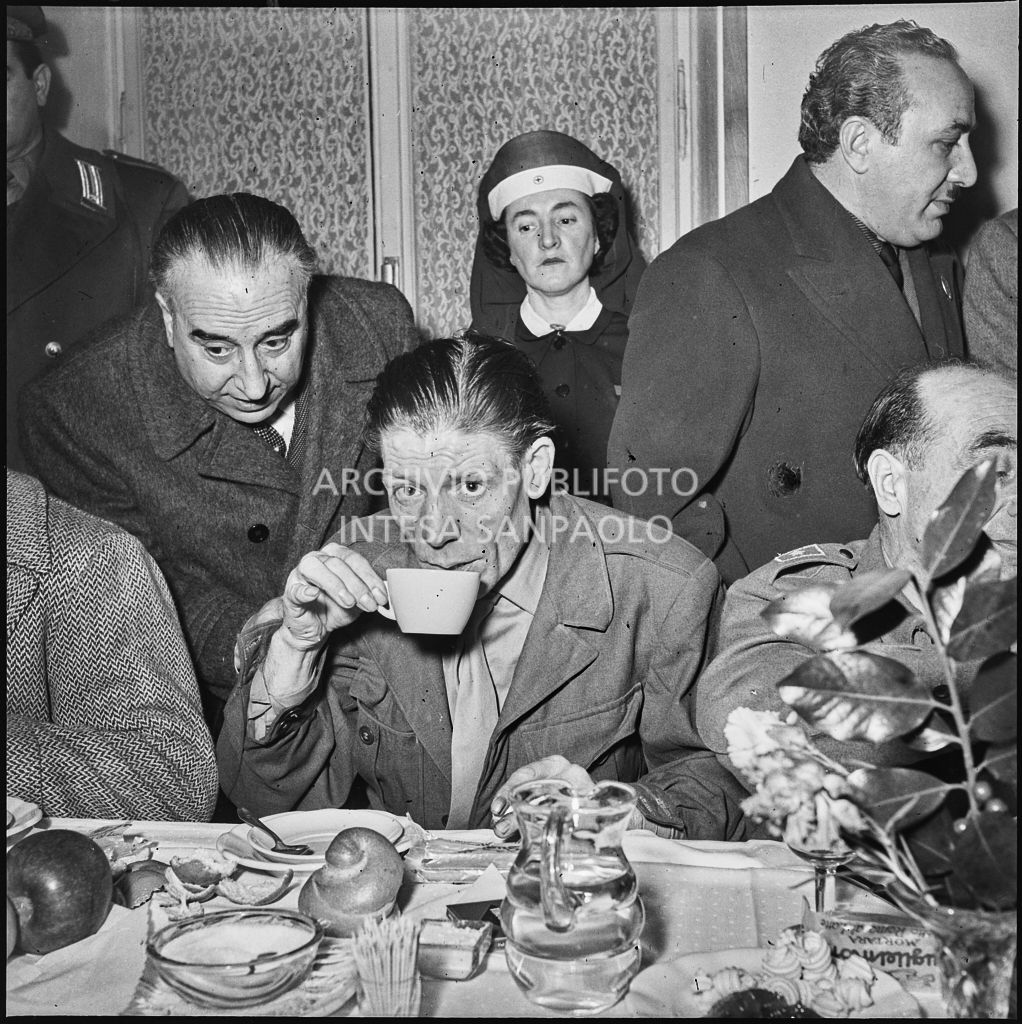 Festeggiamenti per il rientro dall'Unione Sovietica di ex prigionieri italiani<br>196477