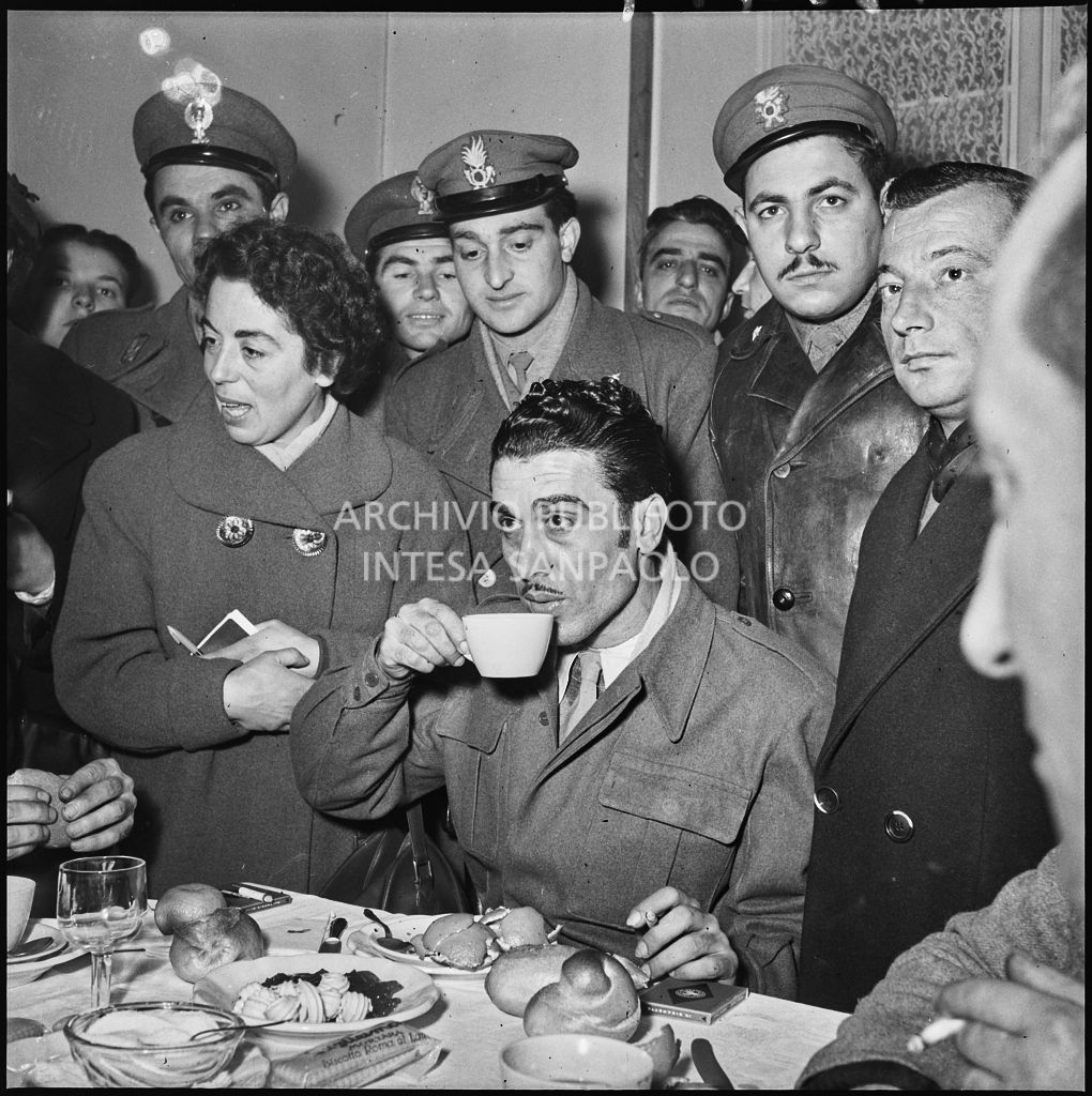 Festeggiamenti per il rientro dall'Unione Sovietica di ex prigionieri italiani<br>196479