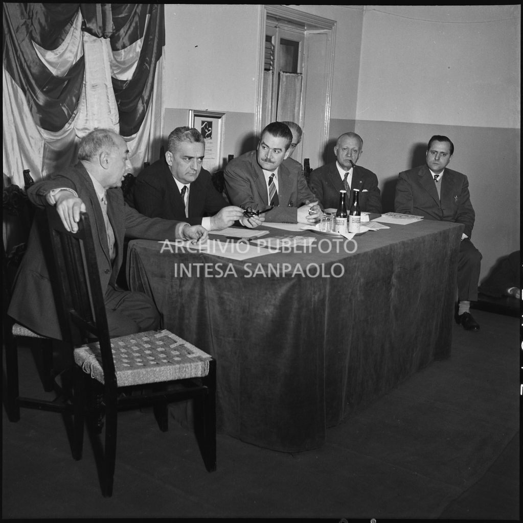 Conferenza presso l'Unione Artigiani di Milano in occasione della visita dell'onorevole Mario Dosi<br>201177