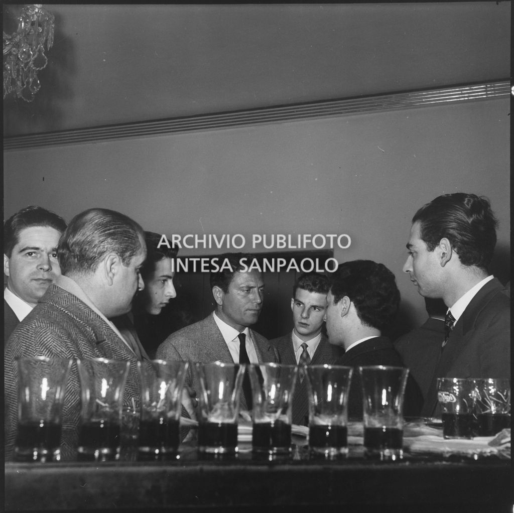 Raf Vallone alla prima del film "La spiaggia" presso il cinema Mignon di Milano<br>201221