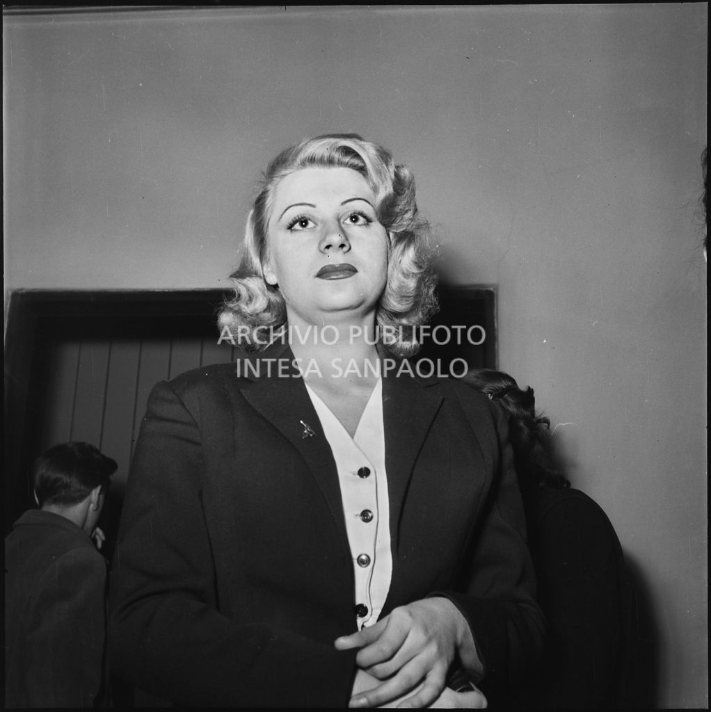 Mara Berni alla prima del film "La spiaggia" presso il cinema Mignon di Milano<br>201228