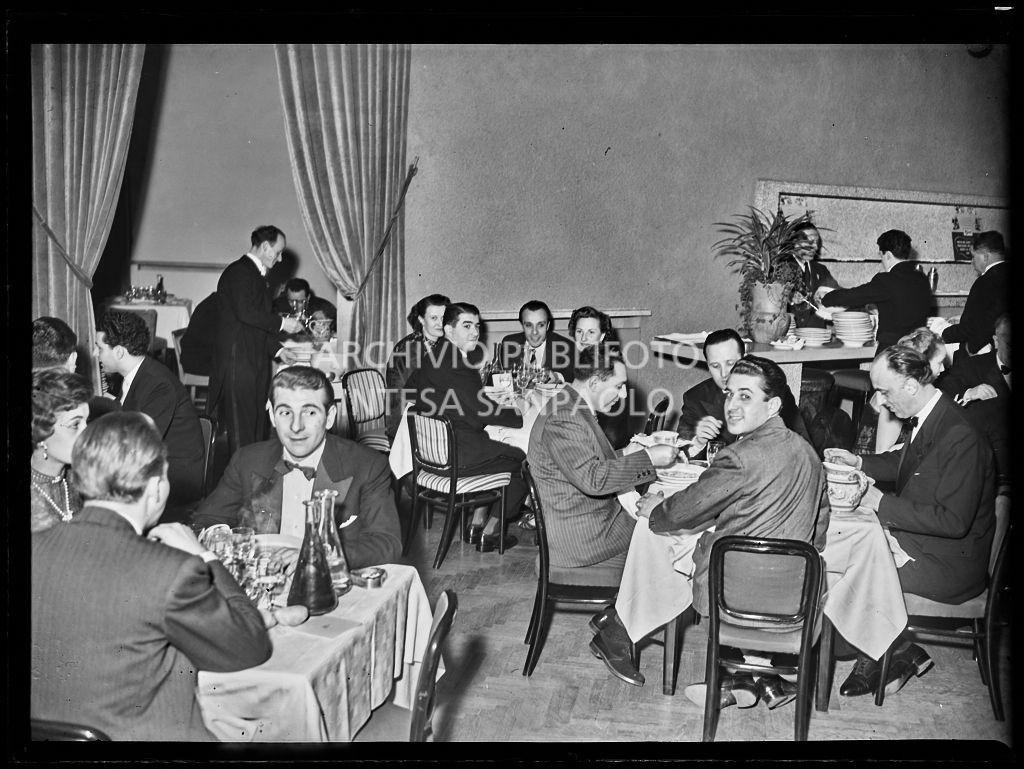 Rinfresco presso la Dompé Farmaceutici organizzato in occasione di un convegno ortopedico<br>201308