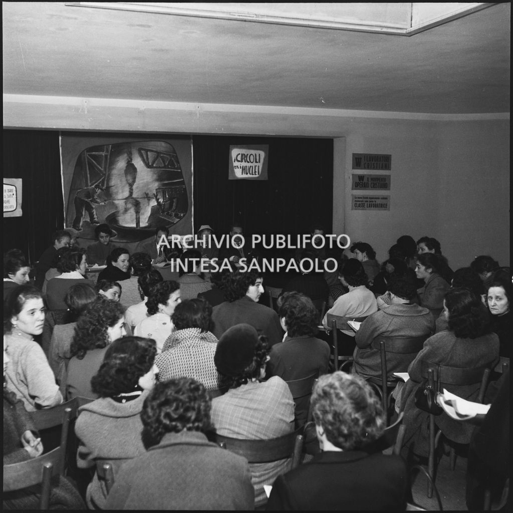 Convegno femminile sull'abbigliamento organizzato dalla Fuilla (Federazione Unitaria Italiana Liberi Lavoratori dell'Abbigliamento<br>201352