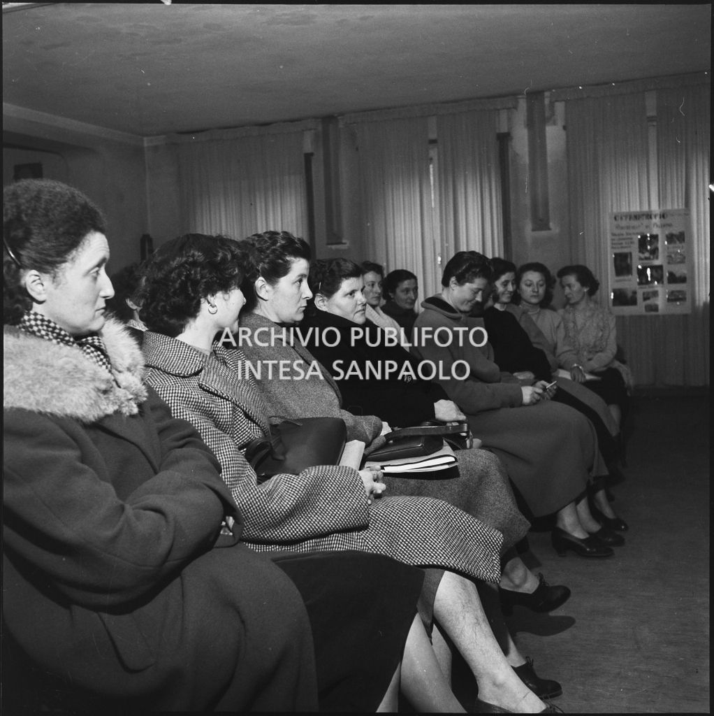 Convegno femminile sull'abbigliamento organizzato dalla Fuilla (Federazione Unitaria Italiana Liberi Lavoratori dell'Abbigliamento<br>201354