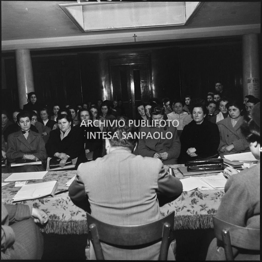 Convegno femminile sull'abbigliamento organizzato dalla Fuilla (Federazione Unitaria Italiana Liberi Lavoratori dell'Abbigliamento<br>201355