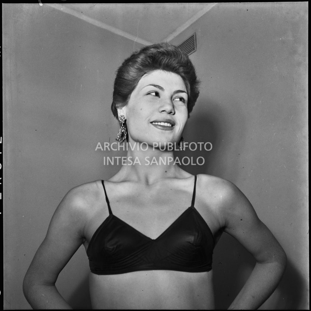 Giuliana Moira Zuccaro posa in biancheria intima<br>201634