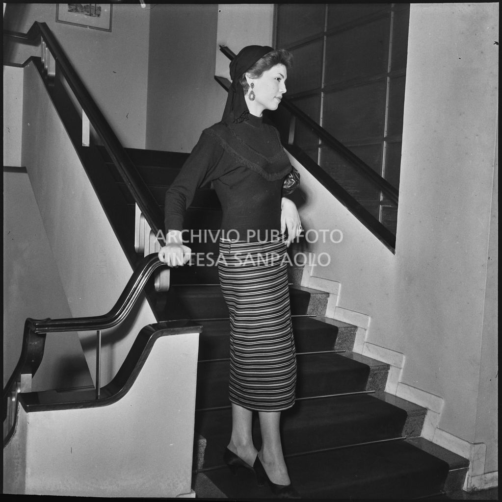 Giuliana Moira Zuccaro in posa sulle scale<br>201640