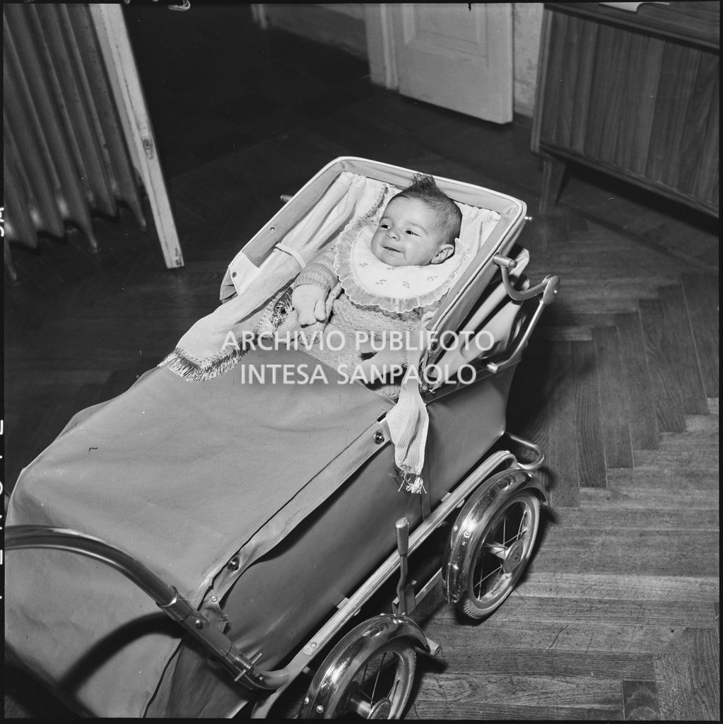 La neonata Gisella Giglio ritratta nel passeggino<br>201865