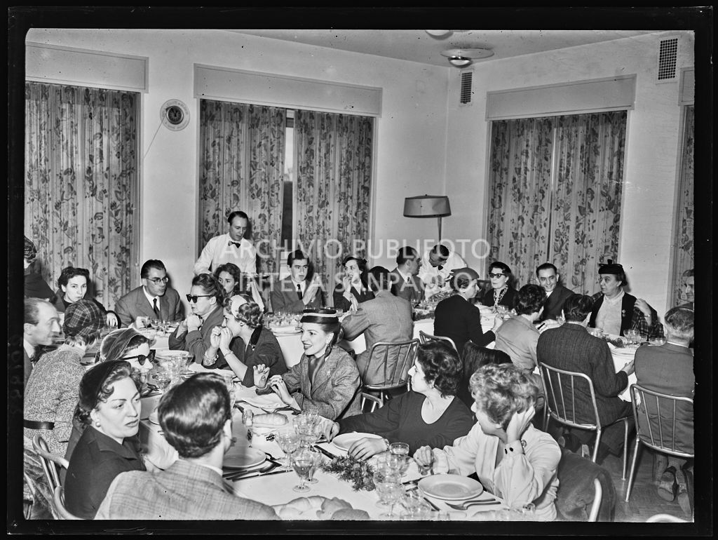 Banchetto organizzato in occasione della visita delle redattrici delle riviste di moda allo stabilimento del Lanificio Marzotto a Manerbio<br>201999