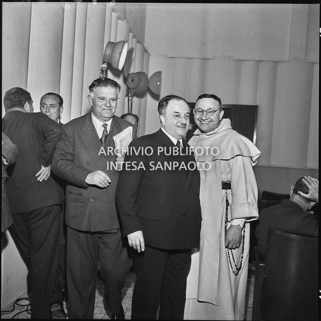 Partecipanti del convegno "Human relations" nella sala Puricelli della Fiera campionaria di Milano del 1954<br>210806