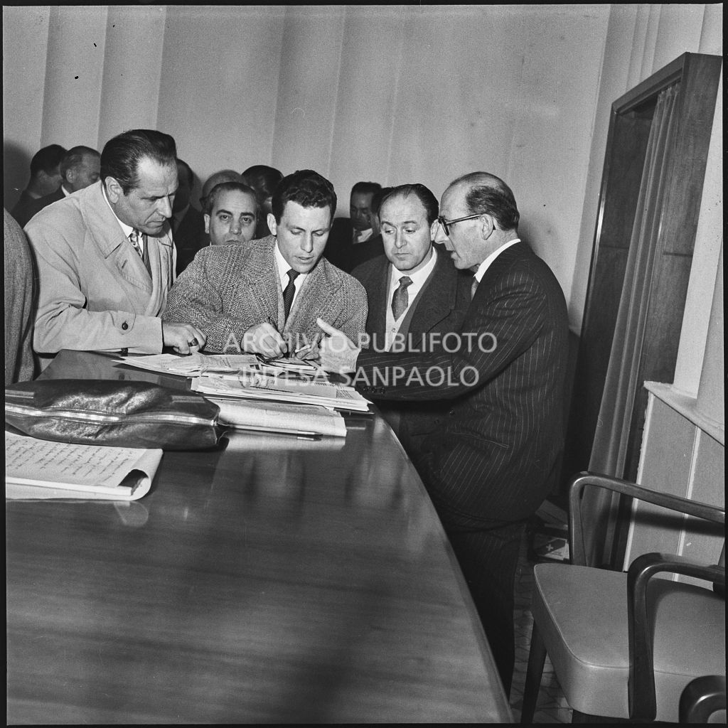 Un momento del convegno "Human relations" nella sala Puricelli della Fiera campionaria di Milano del 1954<br>210812