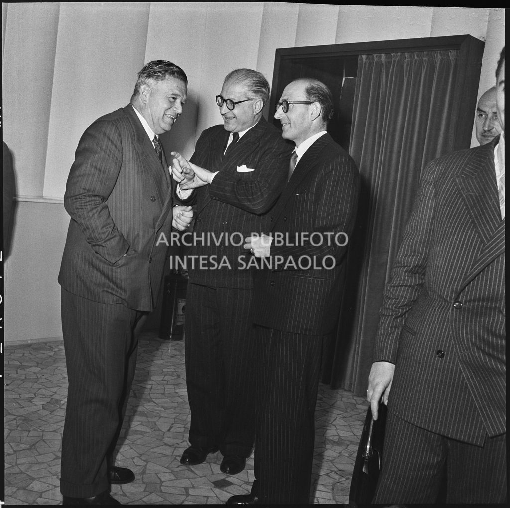Partecipanti del convegno "Human relations" nella sala Puricelli della Fiera campionaria di Milano del 1954<br>210816