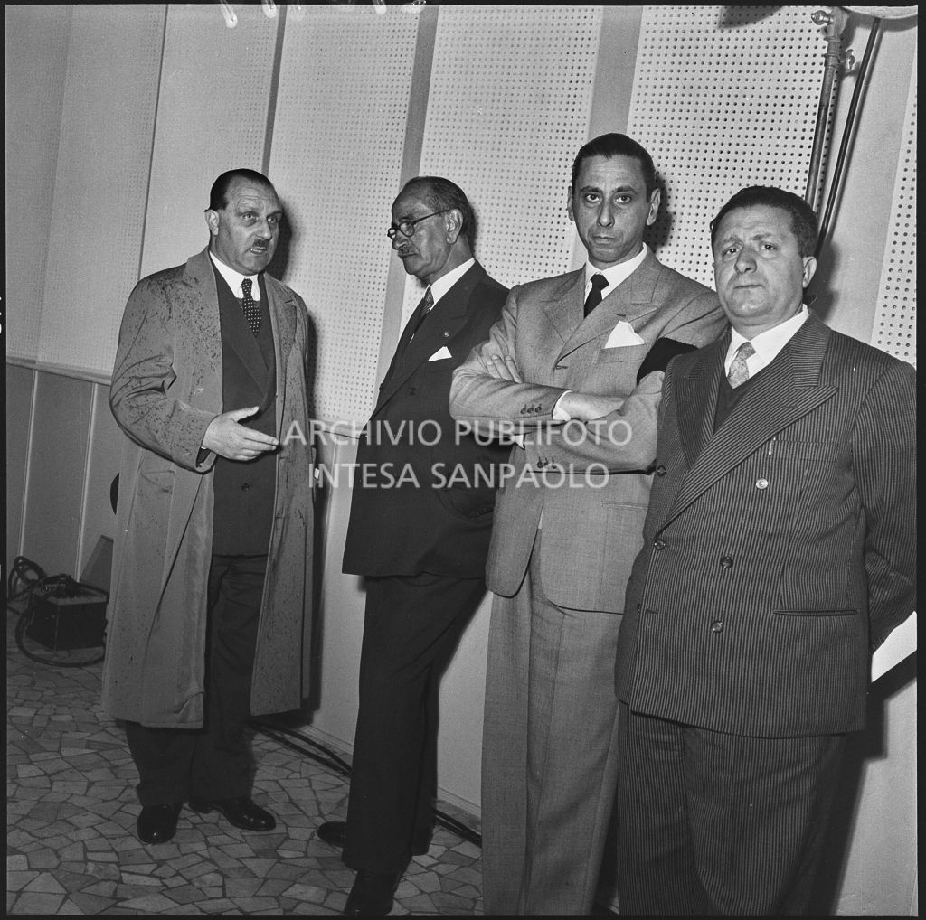 Partecipanti del convegno  "Human relations" nella sala Puricelli della Fiera campionaria di Milano del 1954<br>210819