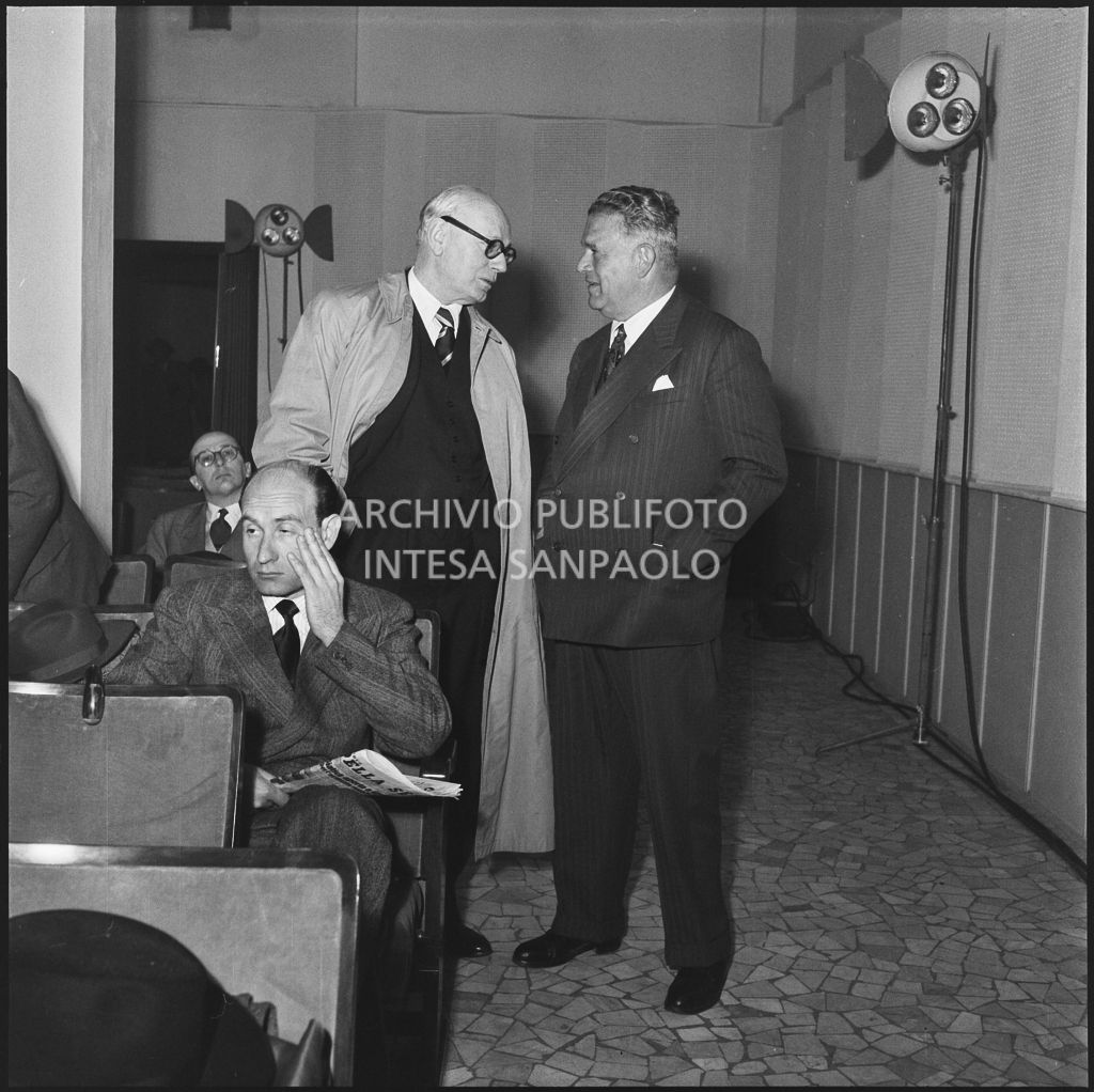 Partecipanti del convegno "Human relations" nella sala Puricelli della Fiera campionaria di Milano del 1954<br>210821