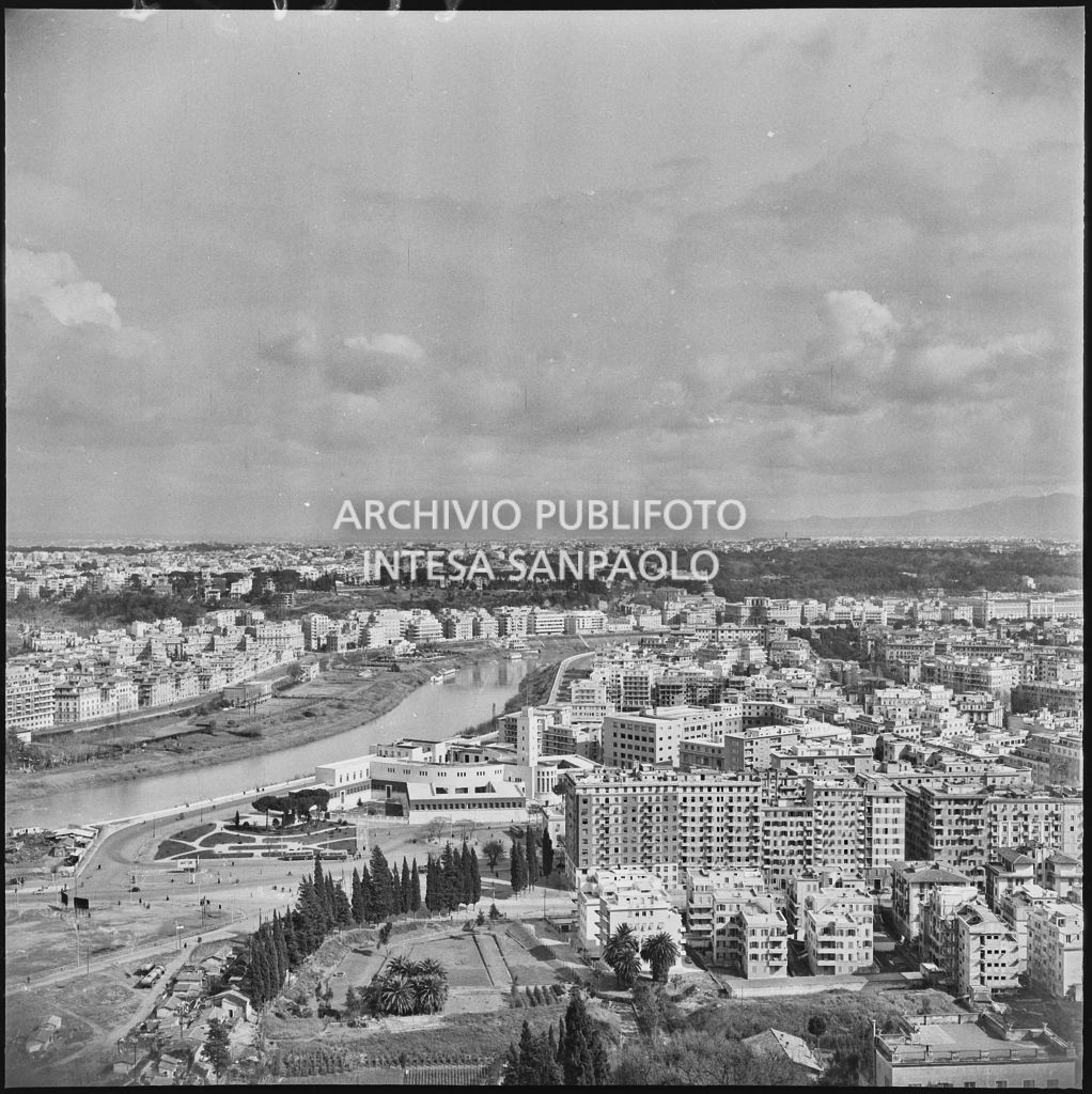Vista sul fiume Tevere e la città di Roma<br>212187a