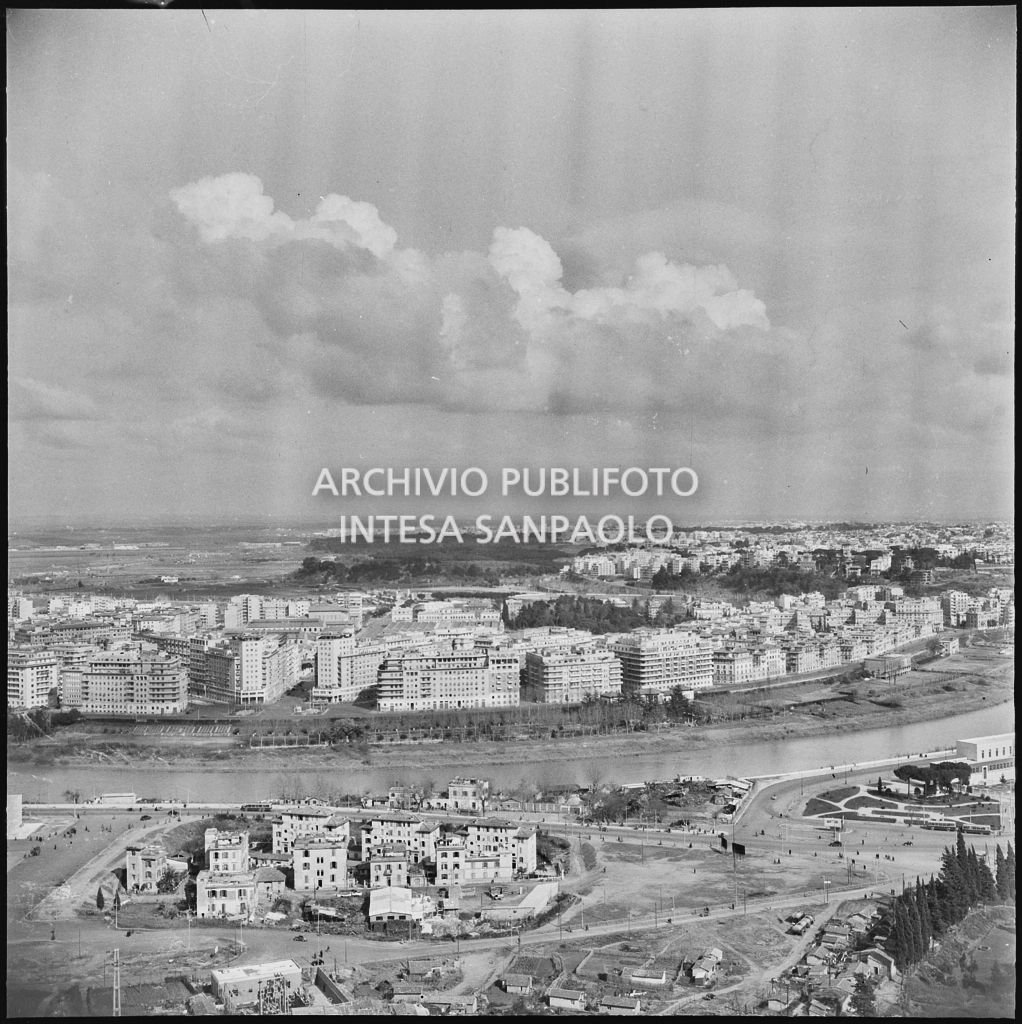 Vista sul fiume Tevere e la città di Roma<br>212187c