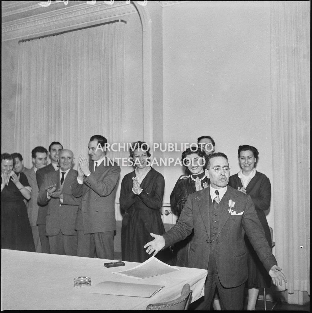 Partecipanti alla cerimonia della Società minerali e metalli a Milano<br>212246