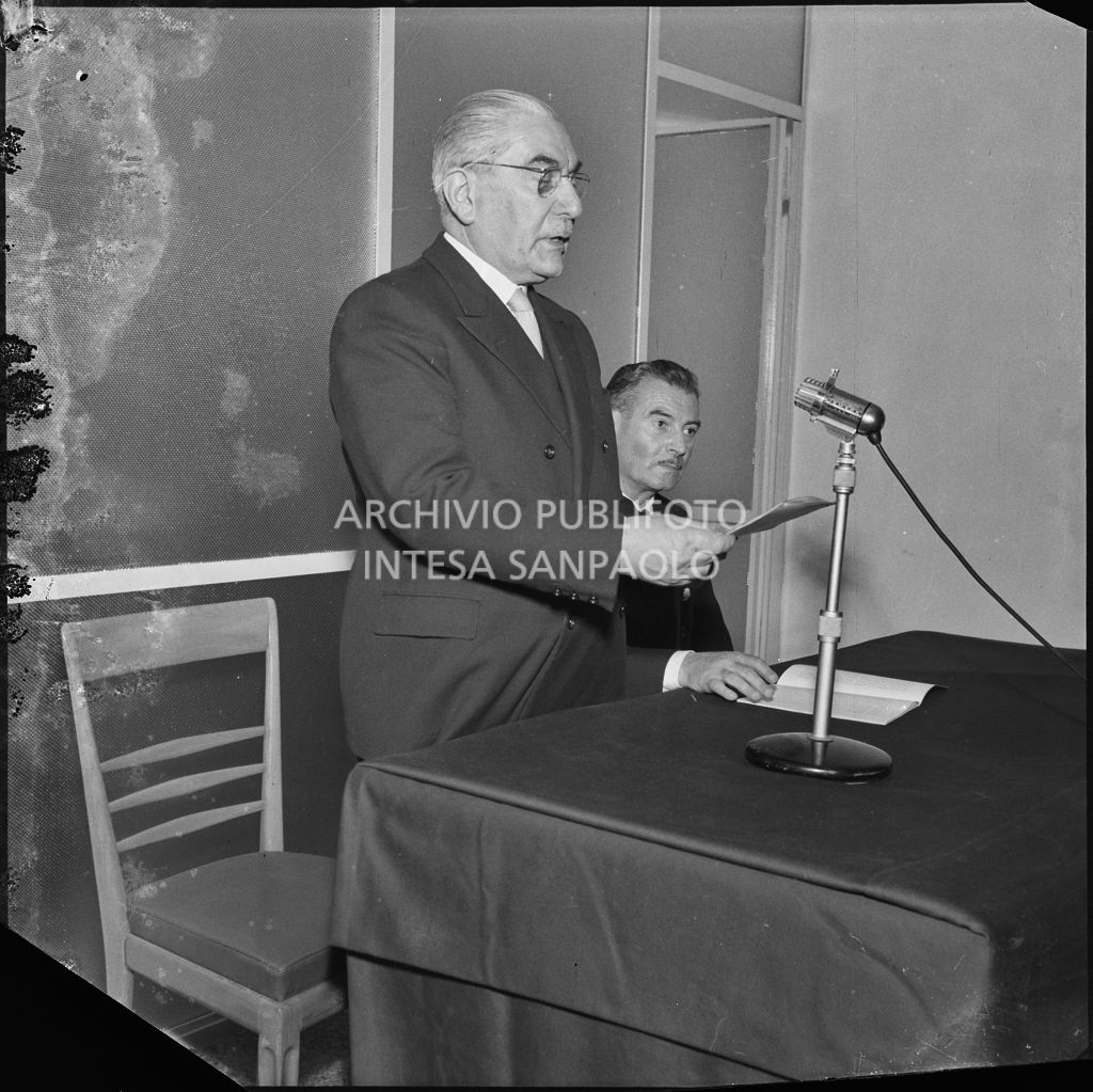 Il sindaco Virgilio Ferrari pronuncia un discorso in occasione dell'inaugurazione dell'Istituto Vaccinologo Antitubercolare in via Clericetti a Milano<br>215658